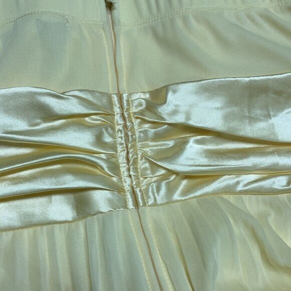 XTRADIONARY, Beaded Mesh Formal strapless,Sz9, Yellow, Sequins,pleats, Hand Wash - Picture 13 of 16